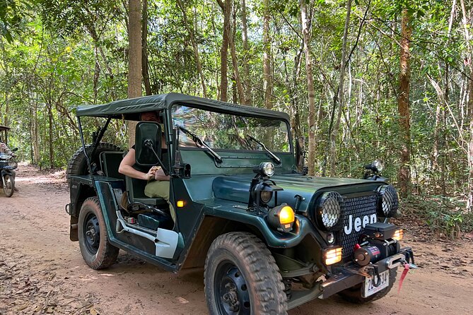 Angkor Wat Sunrise and Market Tour by Jeep - Early Morning Start for Sunrise
