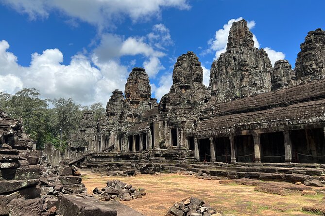 Angkor Wat Sunrise Bike Tour With Lunch Included - Pickup and Accessibility