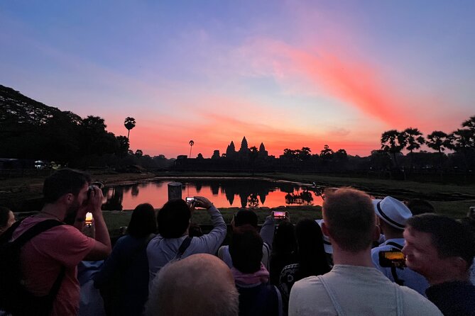 Angkor Wat Sunrise Bike Tour With Lunch Included - Traveler Considerations