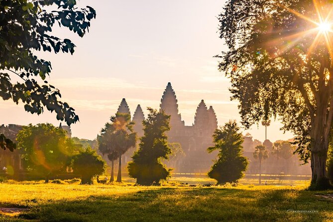 Angkor Wat Sunrise Guided Join-In Tour - Highlights of Angkor Wat
