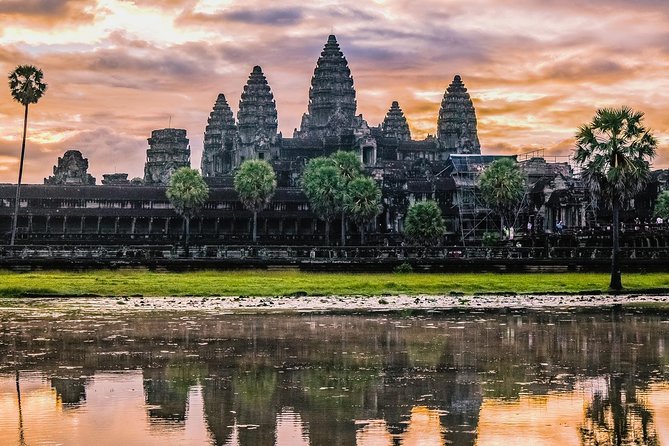 Angkor Wat Sunrise Private Tours by Tuk Tuk From Siem Reap - Discovering the Ancient Khmer Capital