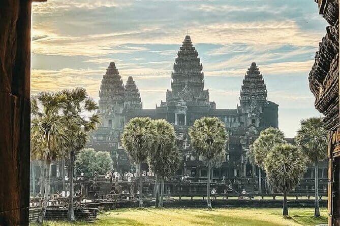 Angkor Wat Sunrise Small-Group 1-Day Tour from Siem Reap - Exploring Ta Prohm, the Jungle Temple