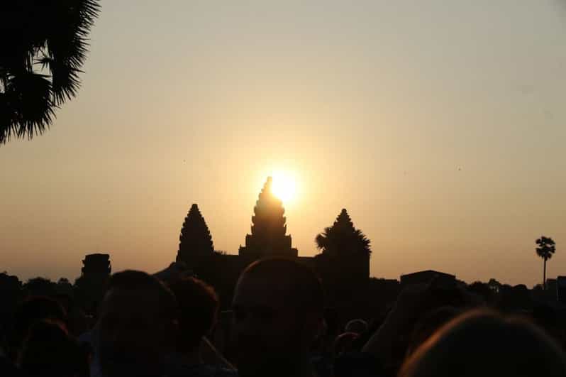 Angkor Wat Sunrise Temple Tour by Shared MiniVan - Itinerary Details