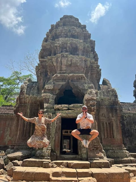 Angkor Wat Sunrise Temple Tour by Shared MiniVan - Group Size