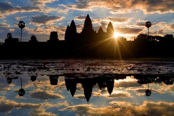 Angkor Wat Sunrise Tour With Small Group - Key Points