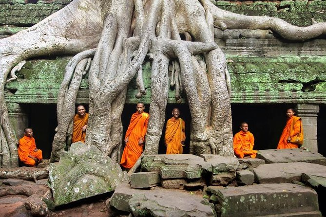 Angkor Wat Temples Tour With Entrance Ticket and Lunch - Booking Information
