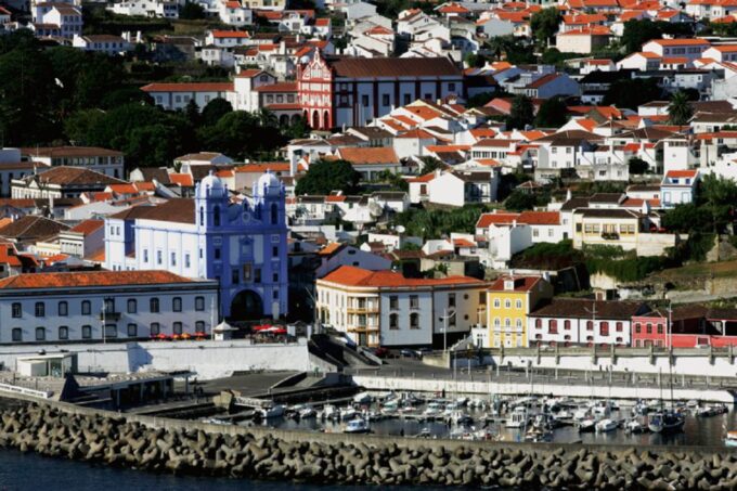 Angra Do Heroísmo: Walking Tour With Local Pastry and Coffee - Discovering Local Flavors