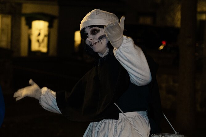 Animated Crime Walking Tour in Old Quebec - Ghostly Guides