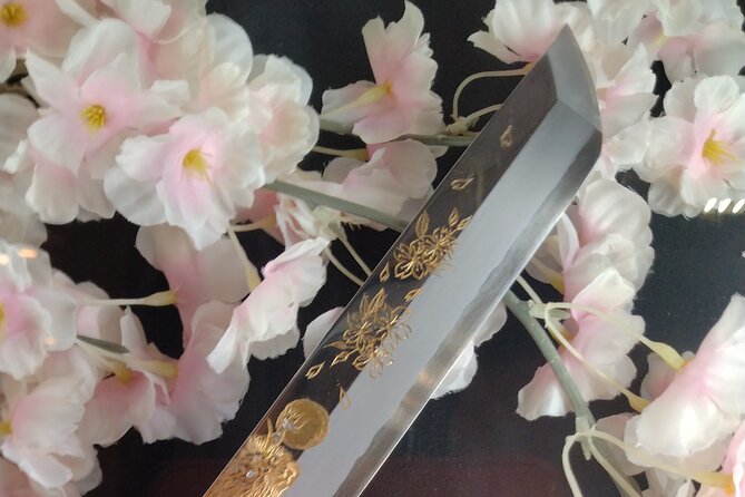 Anime Shopping Tour: Osaka Den-Den Town, Kawaii, Maid Cafe, Knife - Kawaii Culture