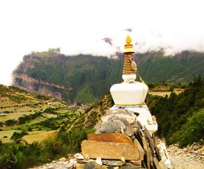 Annapurna Circuit Trek - 12 Days - Inclusions and Services