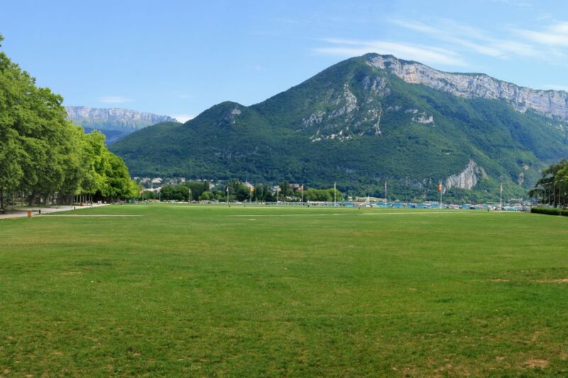 Annecy: City Highlights Self-Guided Scavenger Hunt & Tour - Key Points