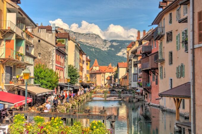Annecy: First Discovery Walk and Reading Walking Tour - Frequently Asked Questions