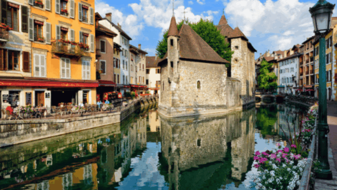 Annecy Gourmet Food Walking Tour - Savor Local Specialties