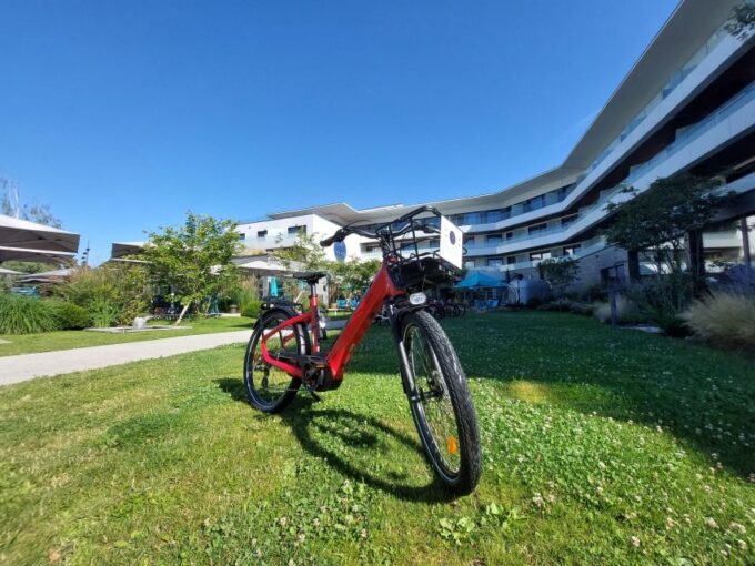Annecy-le-Vieux, France: Electric and Muscle Bike Rentals - Group Size Limit