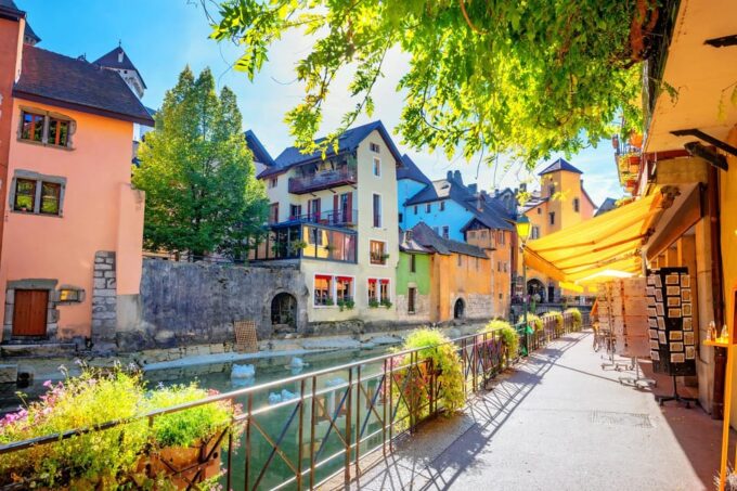 Annecy: Outdoor Escape Game - the Shadow of the Sword - Discover Key Monuments