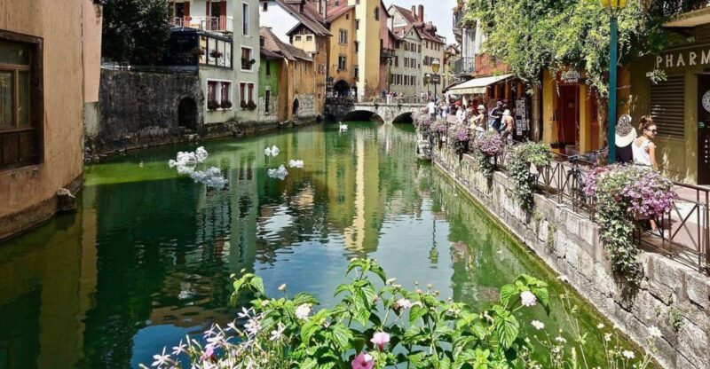 Annecy: Private Guided Tour - Discover Venice of the Alps - Itinerary and Highlights