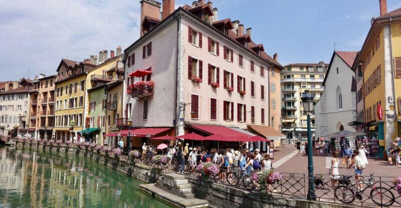 Annecy: Private Guided Walking Tour - Key Highlights