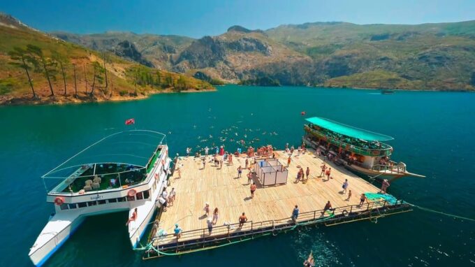 Antalya: Green Canyon Boat Trip With Lunch & Soft Drinks - Dining Experience