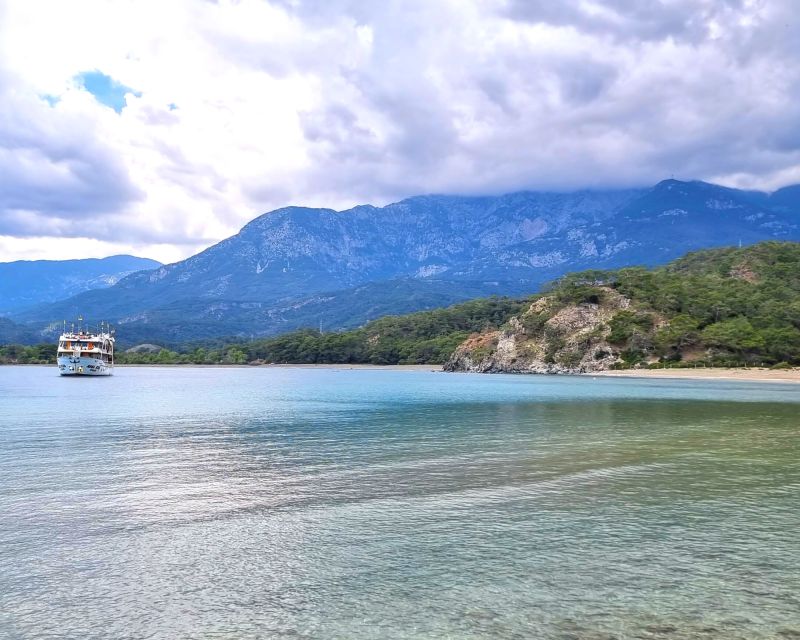Antalya & Kemer: Megastar Catamaran Cruise With Foam Party - Amenities and Facilities