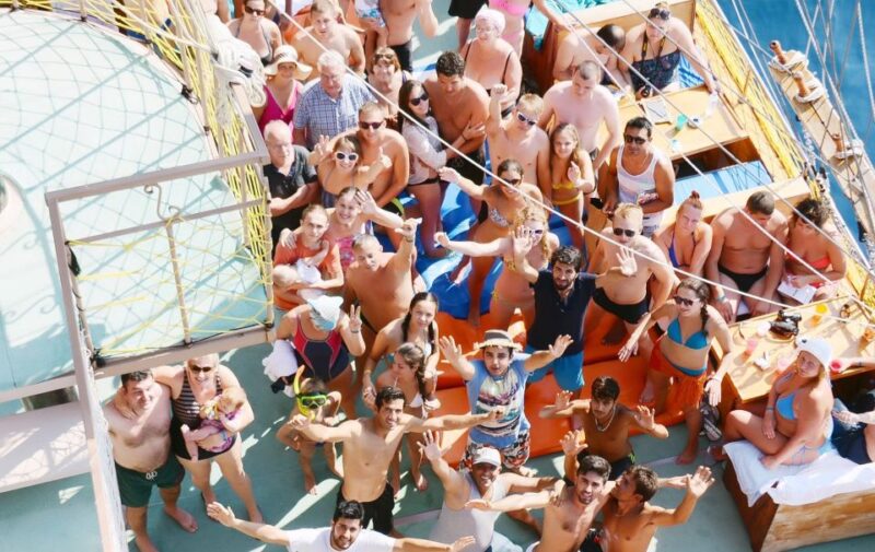 Antalya & Kemer: Megastar Catamaran Cruise With Foam Party - Meal and Refreshments