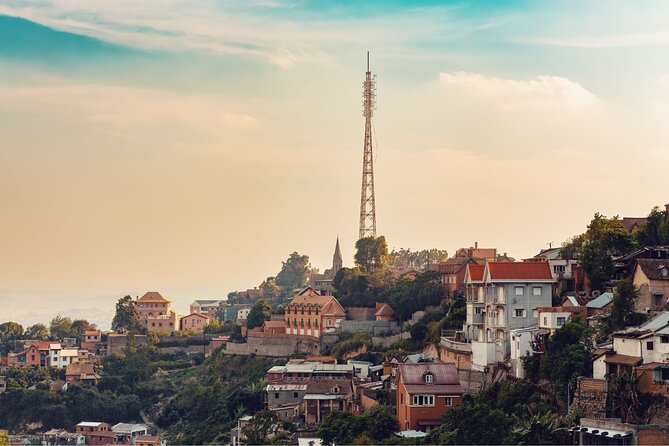 Antananarivo : Custom Walking Tour With A Guide (Private Tour) - Key Points