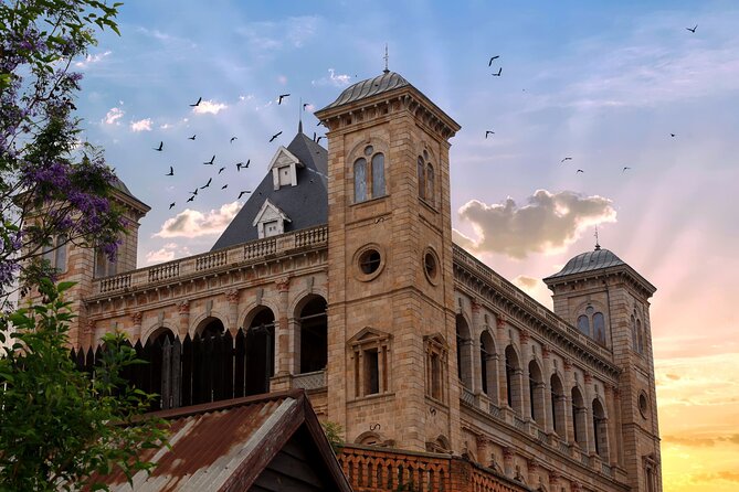 Antananarivo : Custom Walking Tour With A Guide (Private Tour) - Accessibility and Participation