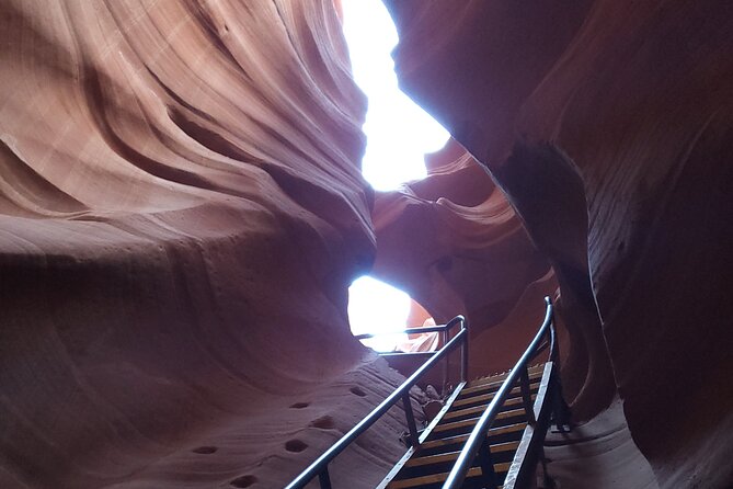 Antelope Canyon and Horseshoe Bend Full Day Tour From Las Vegas - Transportation and Accessibility