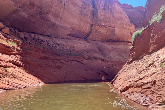 Antelope Canyon Lake Powell Guided Kayaking and Hike Tour - Hiking Through the Stunning Landscape