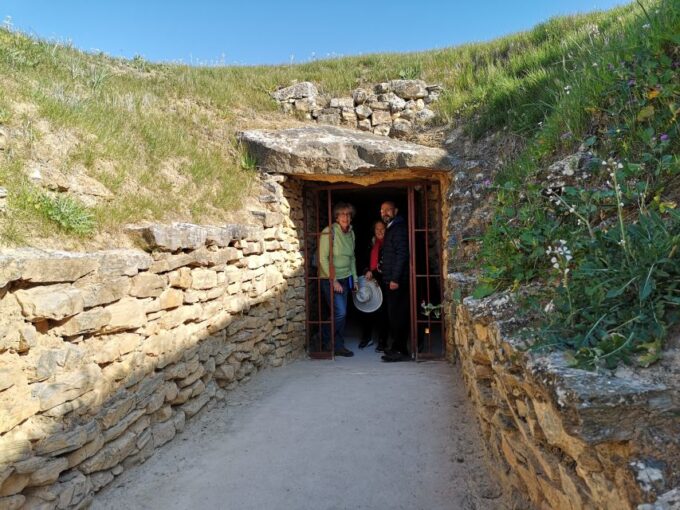 Antequera: Dolmens and El Torcal Tour With Transfer - Getting to the Tour