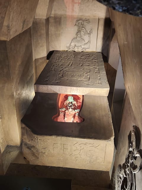 ANTHROPOLOGY MUSEUM AND CHAPULTEPEC GUIDED TOUR - Smooth Entry Experience