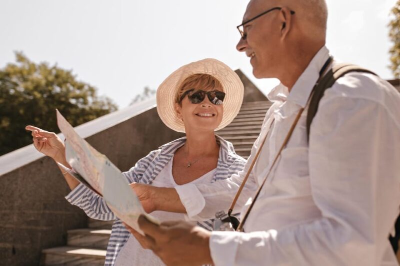 Antibes: Express Walk With a Local in 60 Minutes - Local Experience