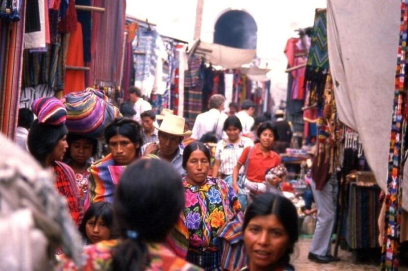Antigua: Chichicastenango Mayan Market Day Trip - Visit the Iglesia De Santo Tomas