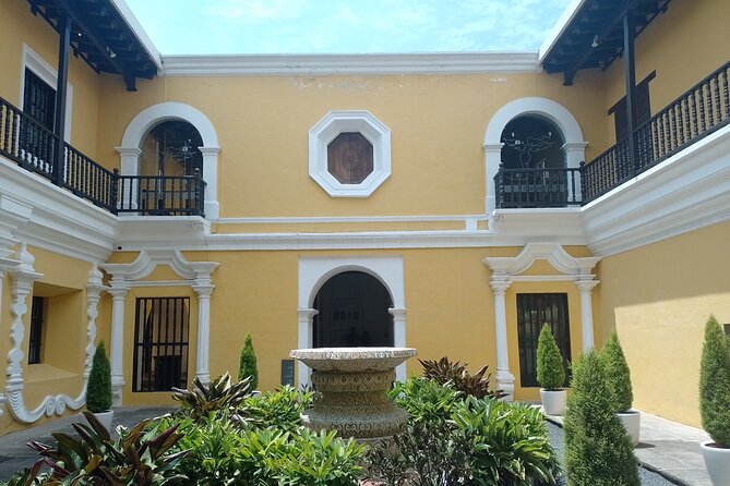 Antigua: Walking and Discovering History - Social Insights