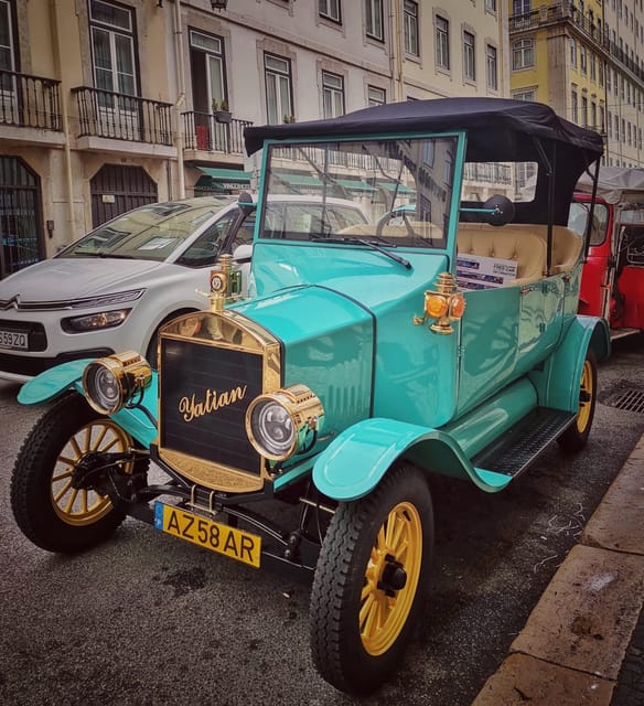 Antique Car Tour - Vintage Car Features
