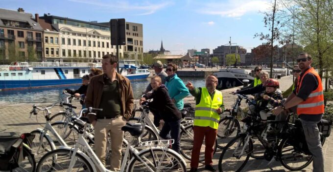 Antwerp: City Highlights Group Bike Tour With a Guide - Tour Inclusions