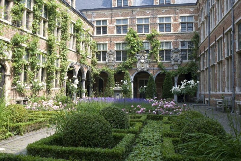 Antwerp: Private Historical Highlights Walking Tour - Guided Tour Features