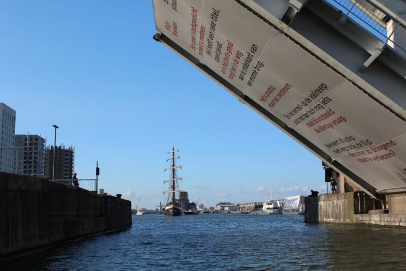 Antwerp: Private Old Harbour Boat Tour Incl. Drinks & Snacks - Boat Details