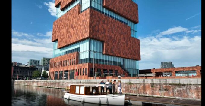 Antwerp: Private Old Harbour Boat Tour Incl. Drinks & Snacks - Meeting Point