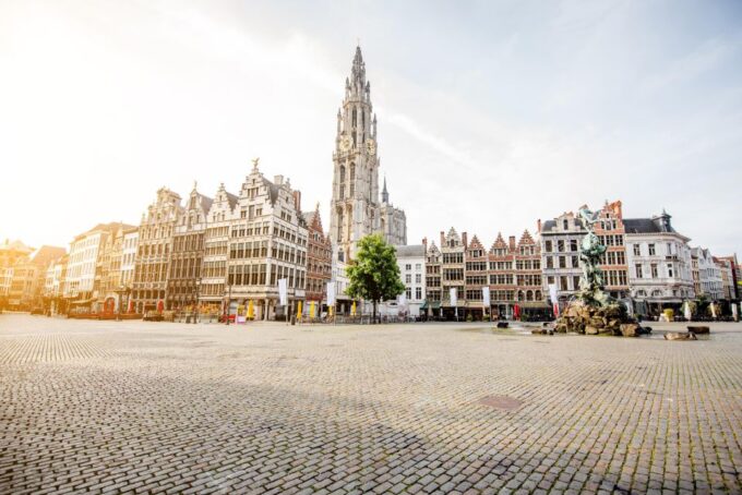Antwerp: Walking Tour With Audioguide App - Discovering Antwerps Highlights