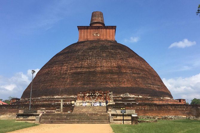 Anuradhapura and Aukana All Inclusive Day Tour From Colombo - Pickup and Accessibility