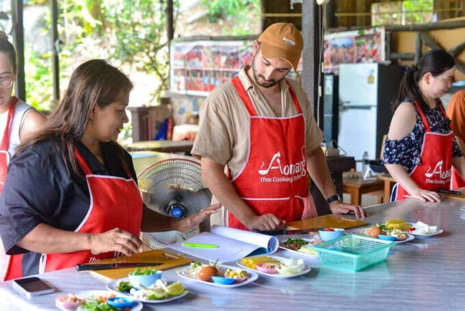 Ao Nang: Half-Day Thai Cooking Class Krabi Province - Chefs Guidance and Culinary Techniques