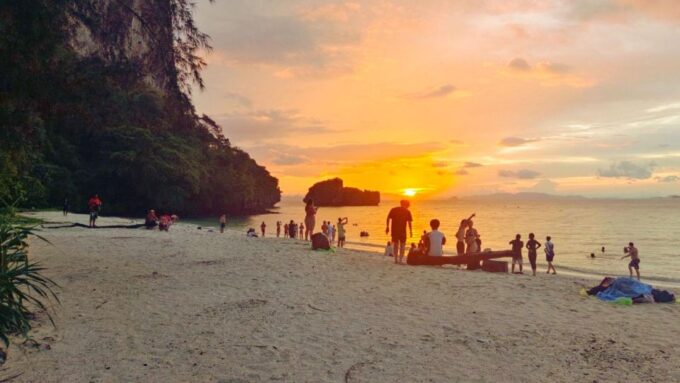 Aonang: 4 Island Tour, Snorkeling,Sunset & Glowing Planktron - Island Visits and Sightseeing
