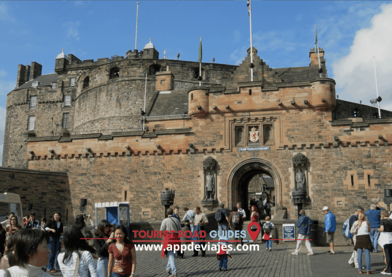 App Self-Guided: Tour Edinburgh in Scotland - Explore Edinburgh Castle