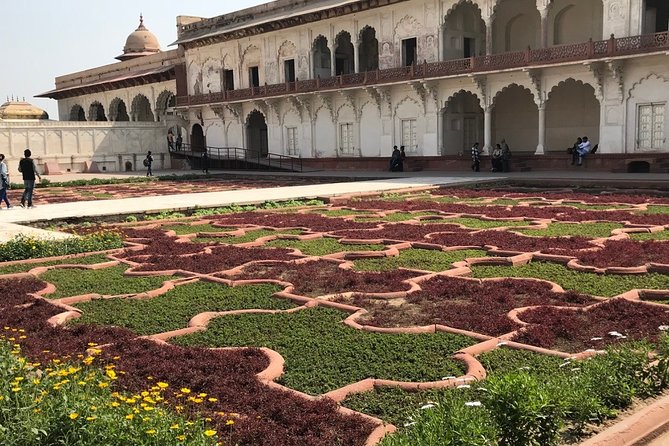 Approved Tour Guide in Agra for Full Day Sightseeing - Experienced Tour Guides
