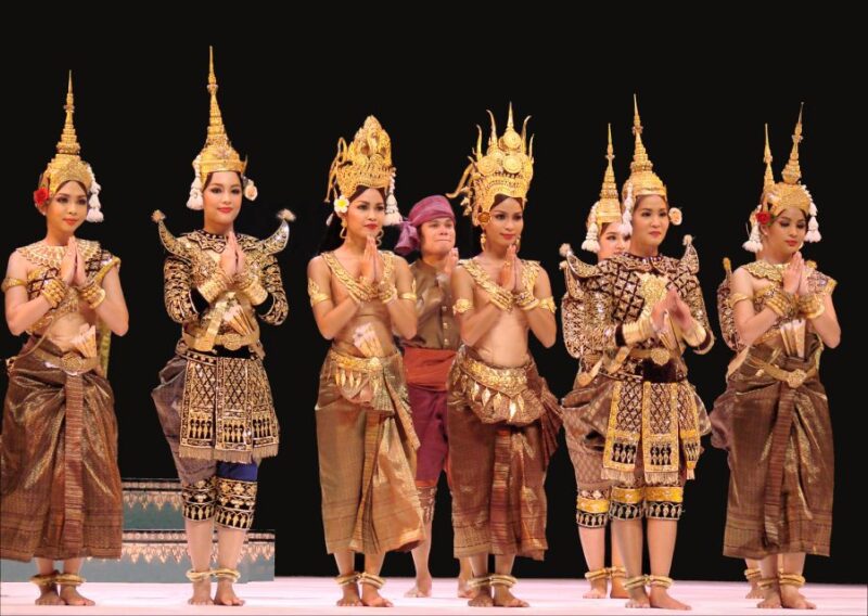 Apsara Dance Show With Dinner by Tuk-Tuk Roundtrip Transfer - Traditional Performances