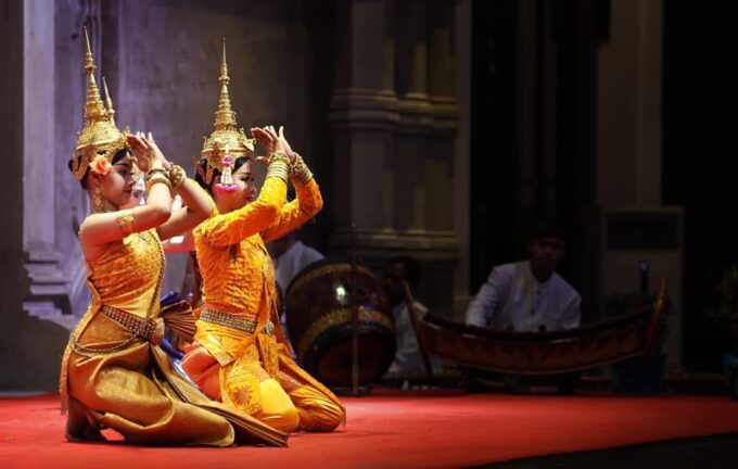 Apsara Traditional Dances & Local Buffet With Tuk-Tuk Ride - Logistical Details
