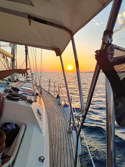 Apulia: Sailing Boat Tour With Aperitif - Experience Highlights