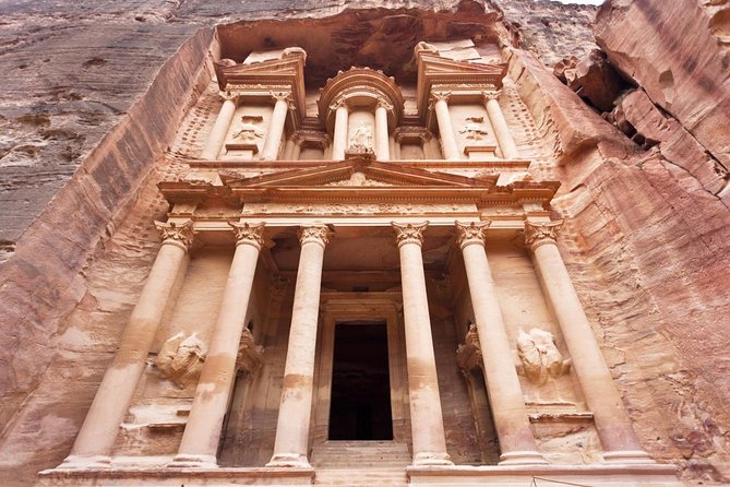 Aqaba Shore Excursion: Private Petra Sightseeing Tour With Lunch - Key Points