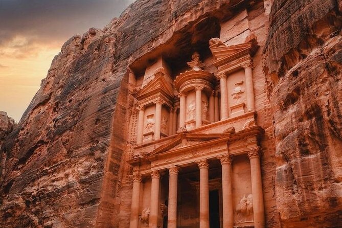 Aqaba Shore Excursion: Private Petra Sightseeing Tour With Lunch - Exploring the Ancient City
