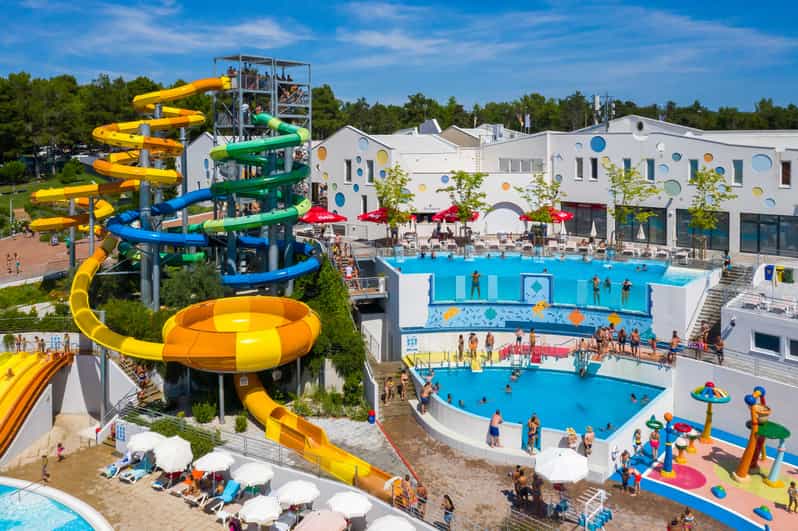 Aquapark Istralandia Entrance Tickets - Amenities and Services